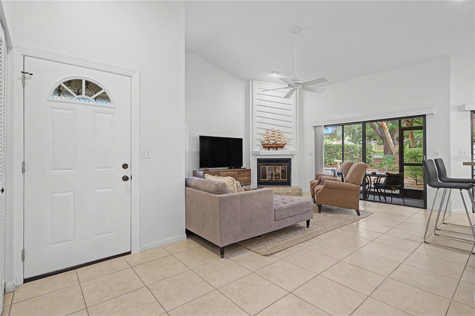 207 LIGHTHOUSE CT — photo 7