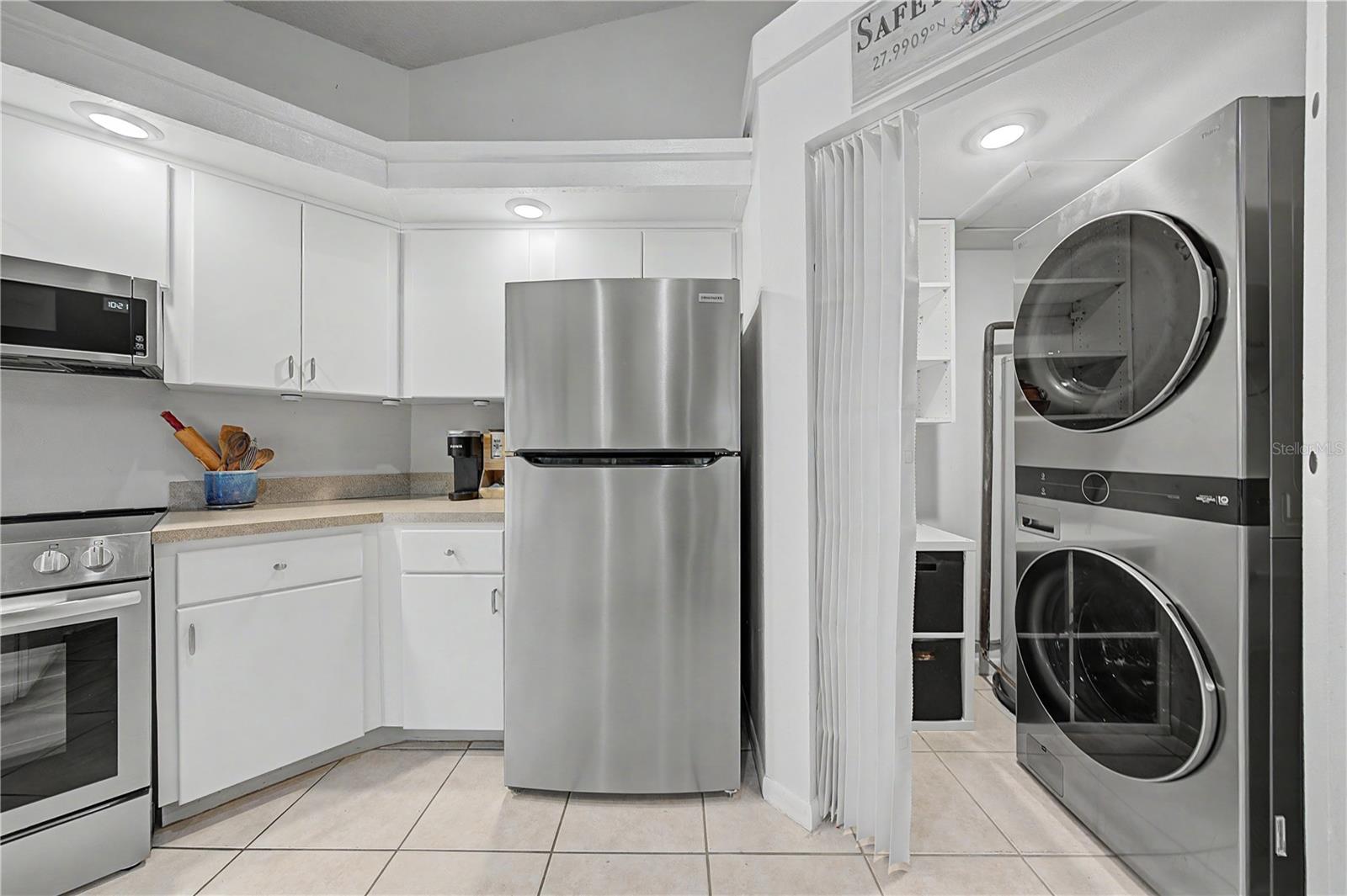 207 LIGHTHOUSE CT — photo 15