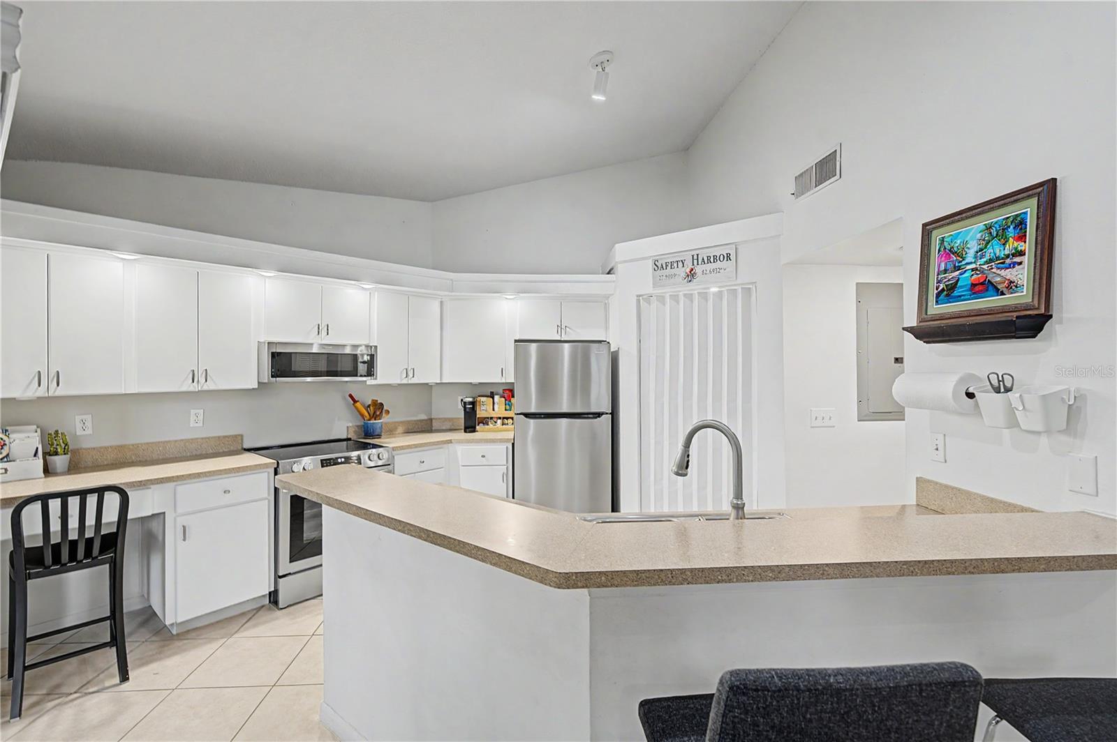 207 LIGHTHOUSE CT — photo 12