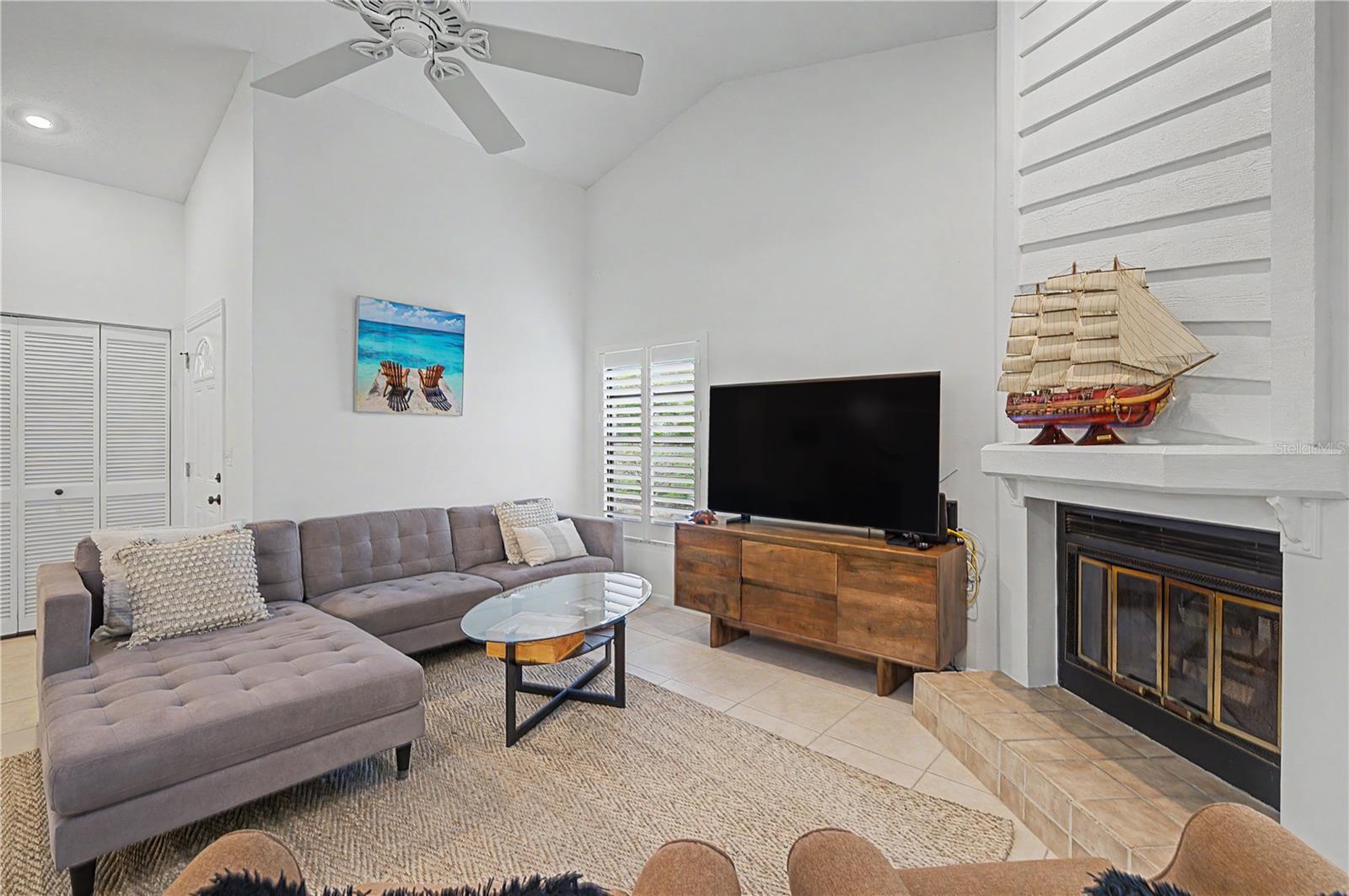 207 LIGHTHOUSE CT — photo 8