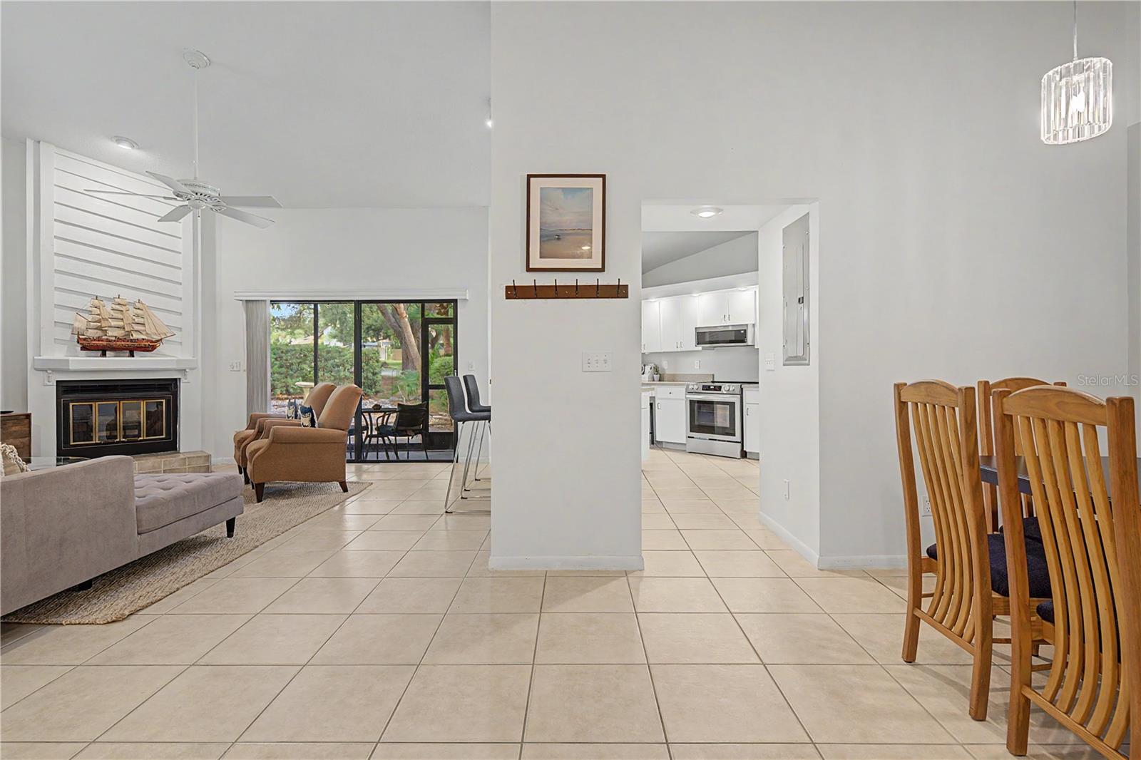 207 LIGHTHOUSE CT — photo 17