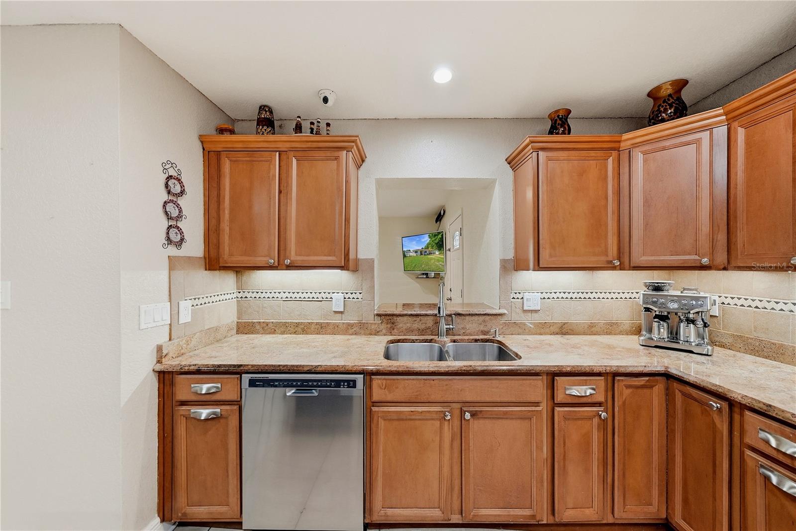 3006 W SAINT CONRAD ST — photo 19