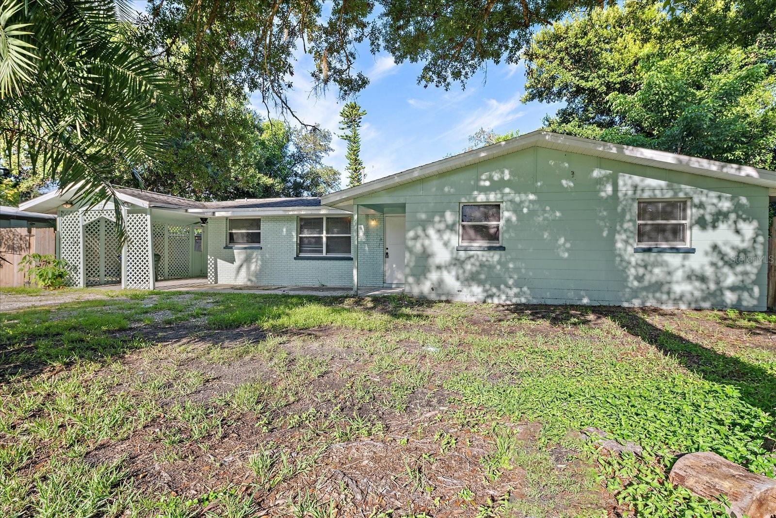 403 PINEWOOD AVE — photo 3