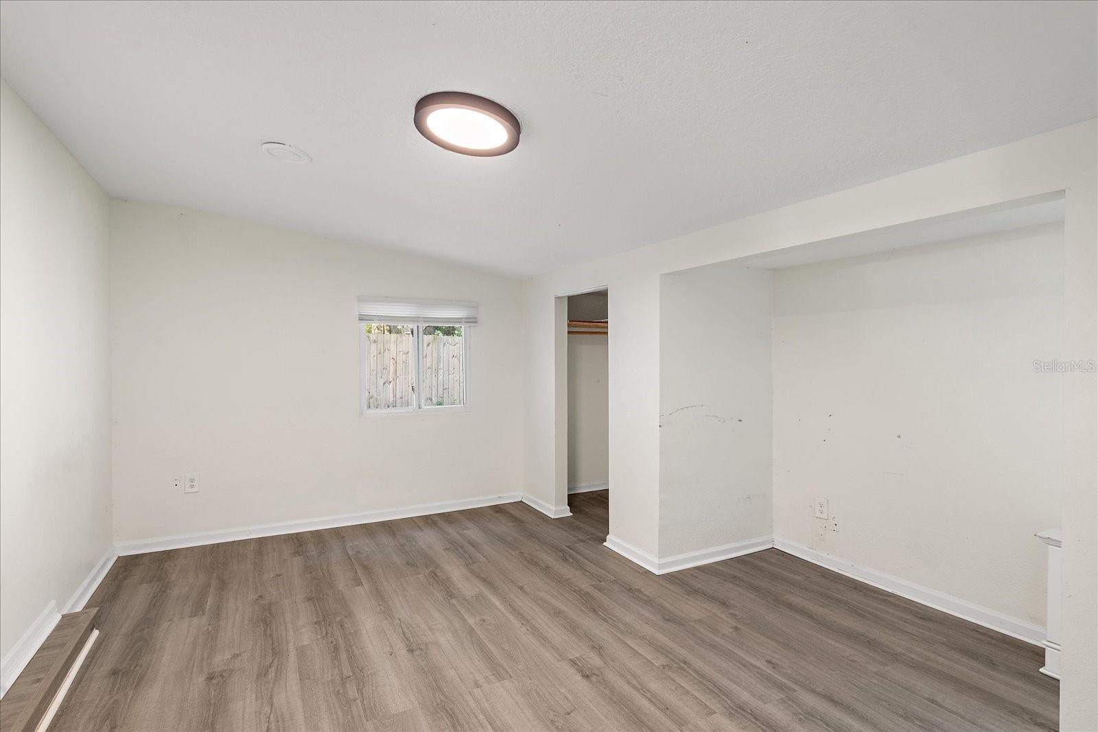 403 PINEWOOD AVE — photo 13