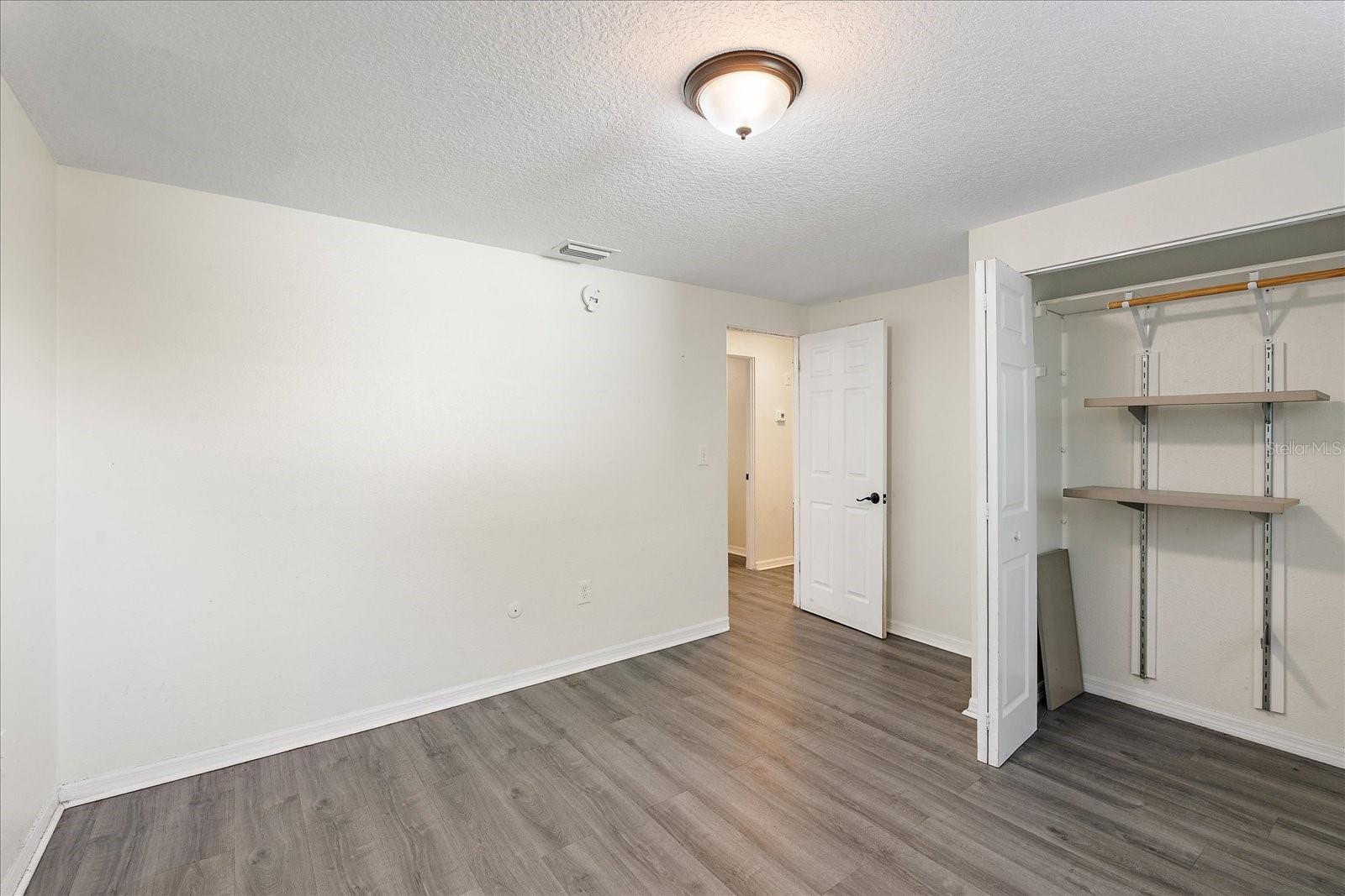 403 PINEWOOD AVE — photo 20