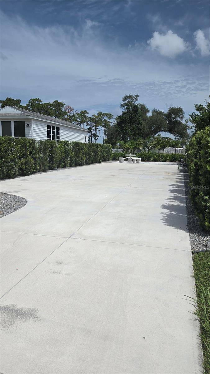 237 BAINBRIDGE DR — photo 4