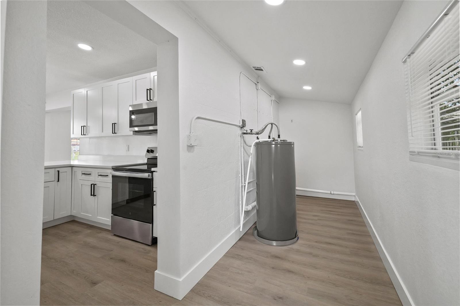 412 20TH AVE W — photo 27