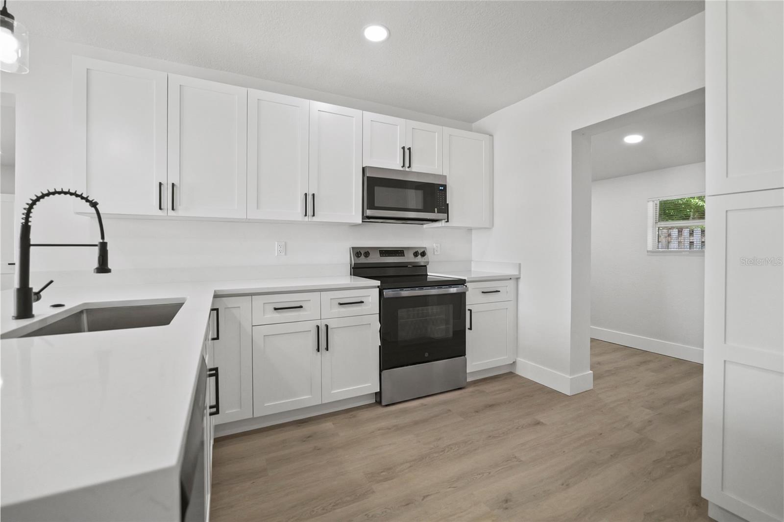 412 20TH AVE W — photo 11