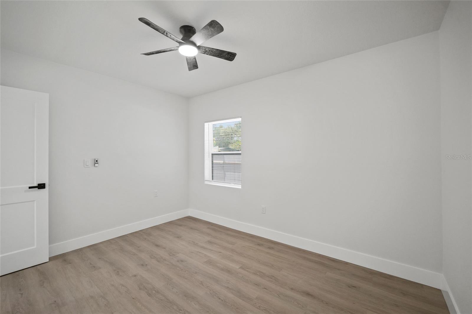 412 20TH AVE W — photo 23