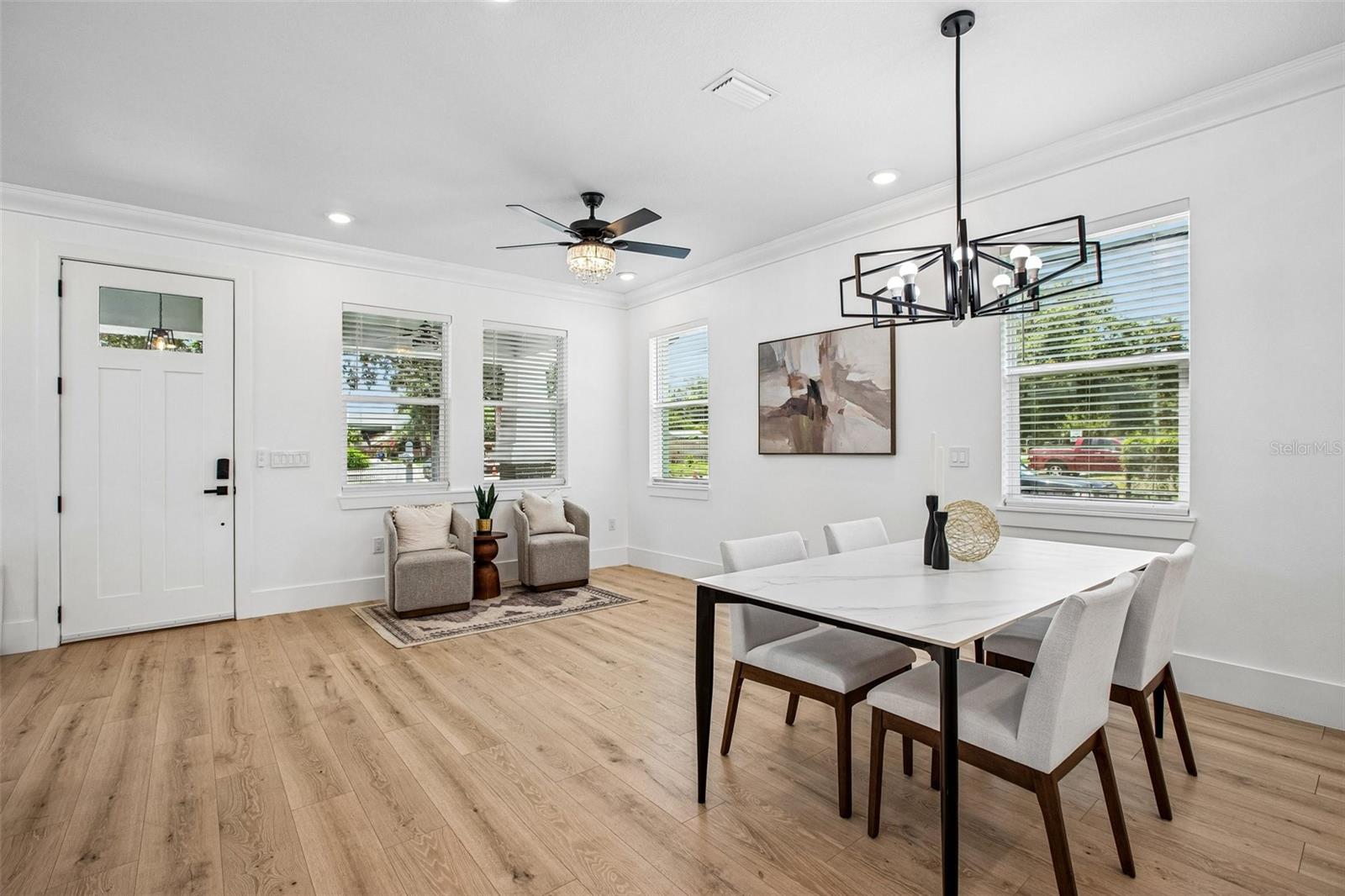 406 E CHELSEA ST — photo 15
