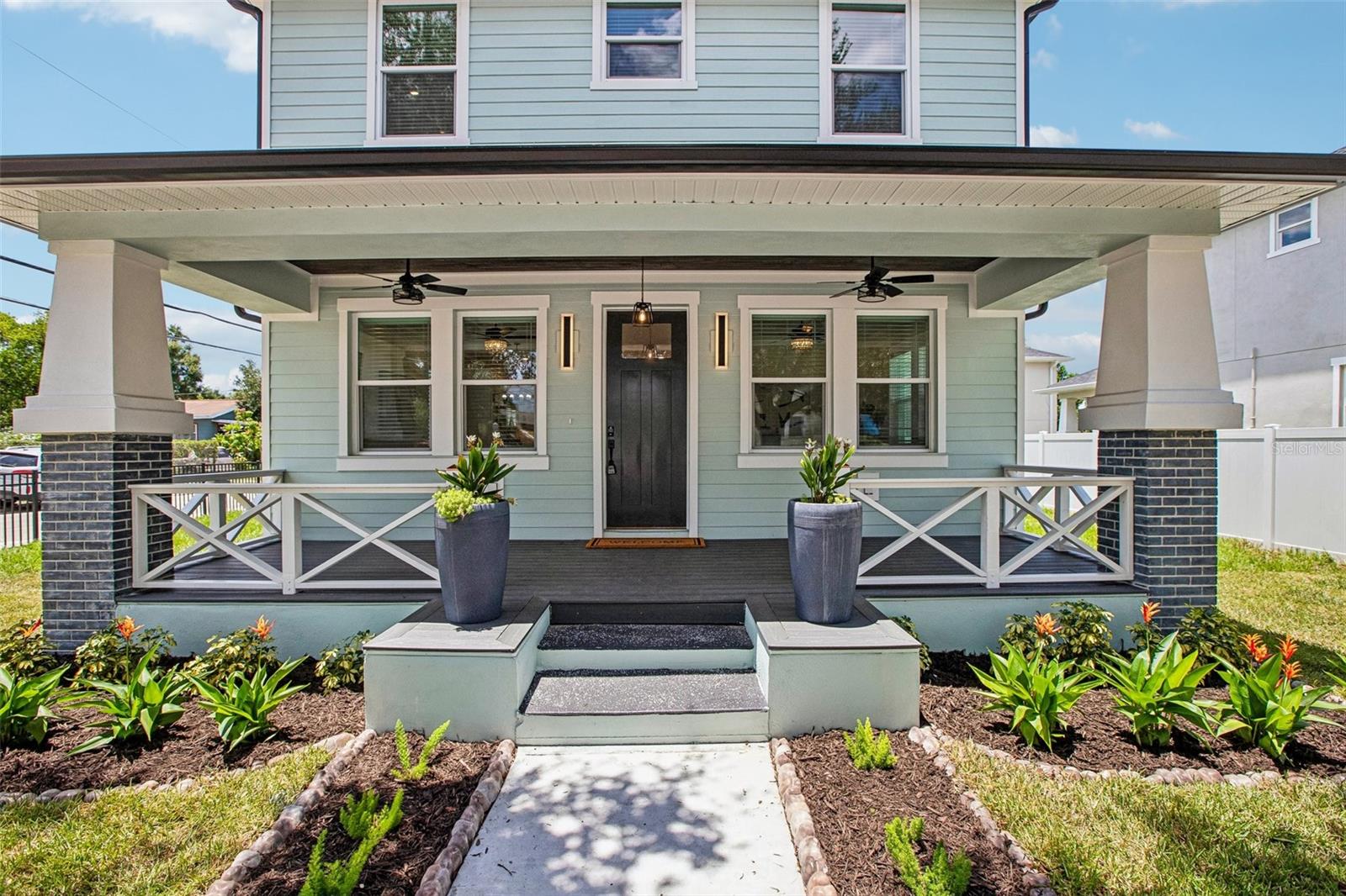 406 E CHELSEA ST — photo 8