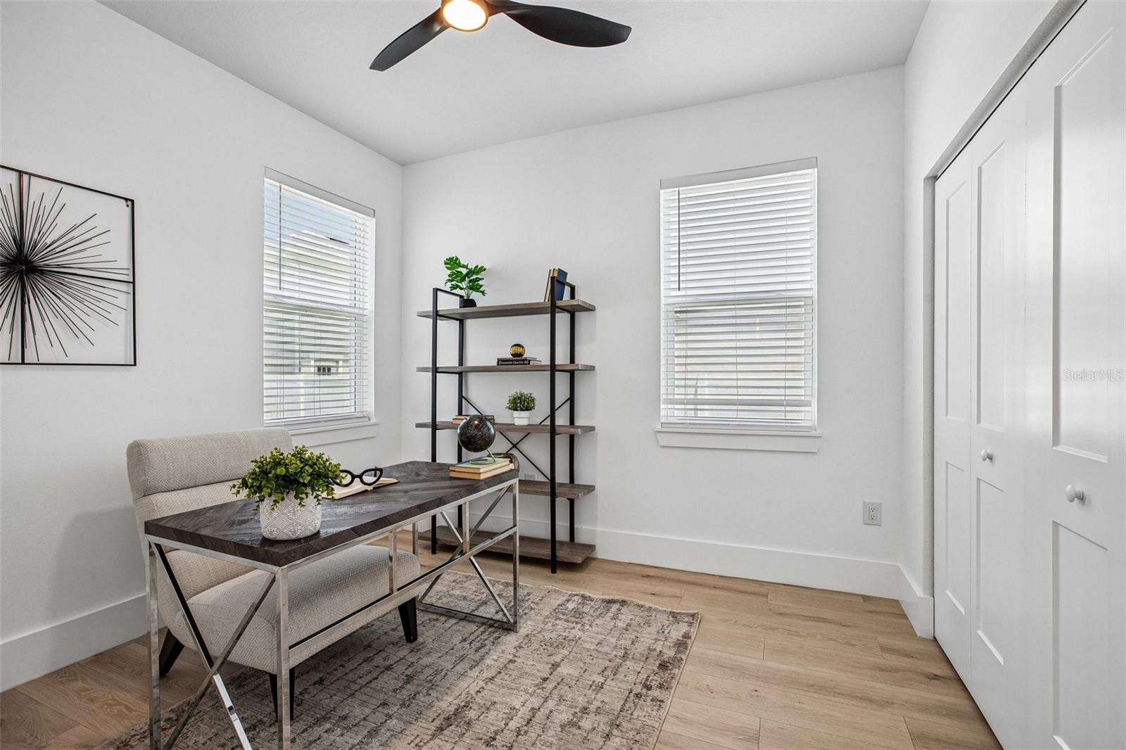 406 E CHELSEA ST — photo 23