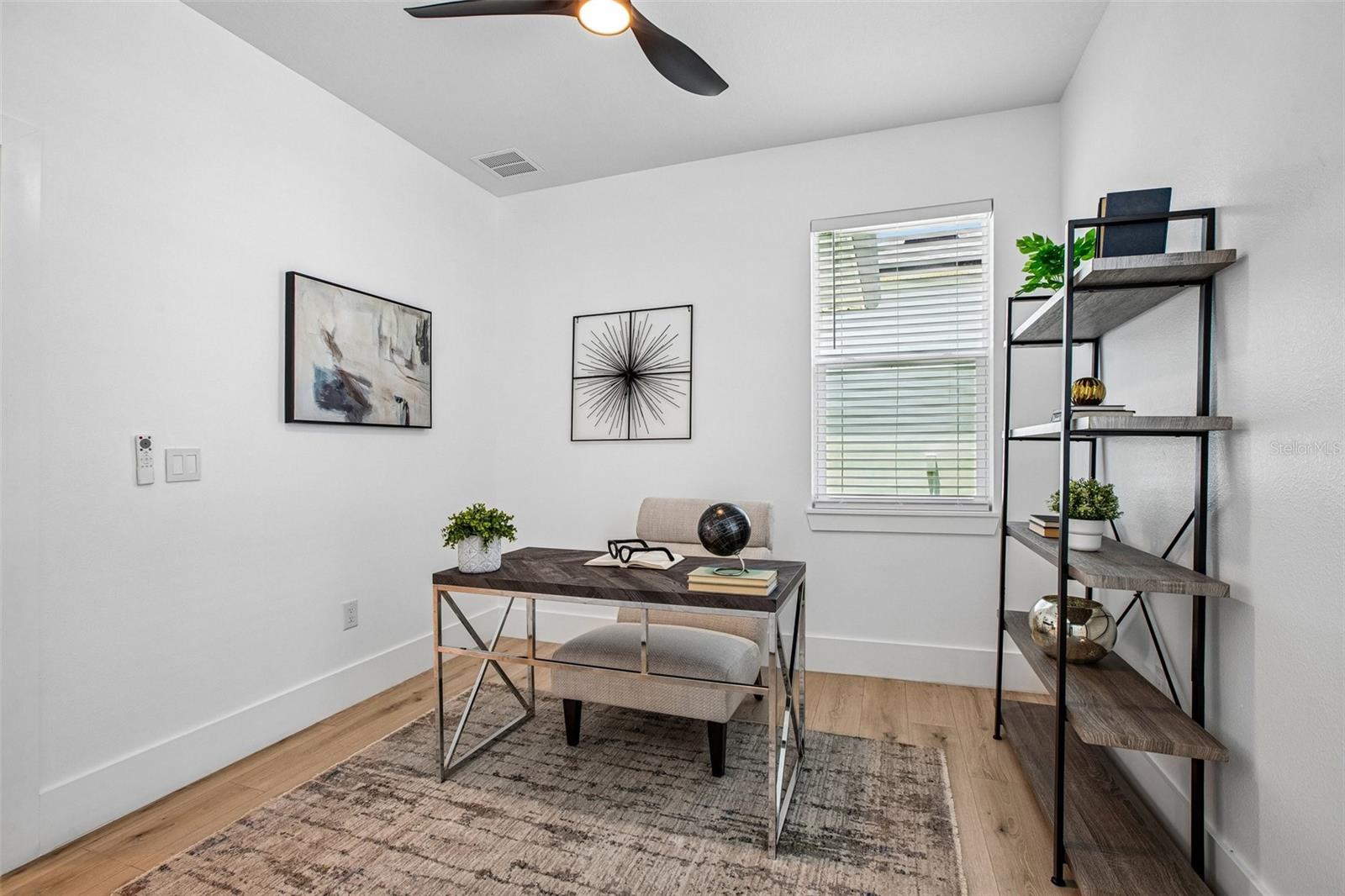 406 E CHELSEA ST — photo 24