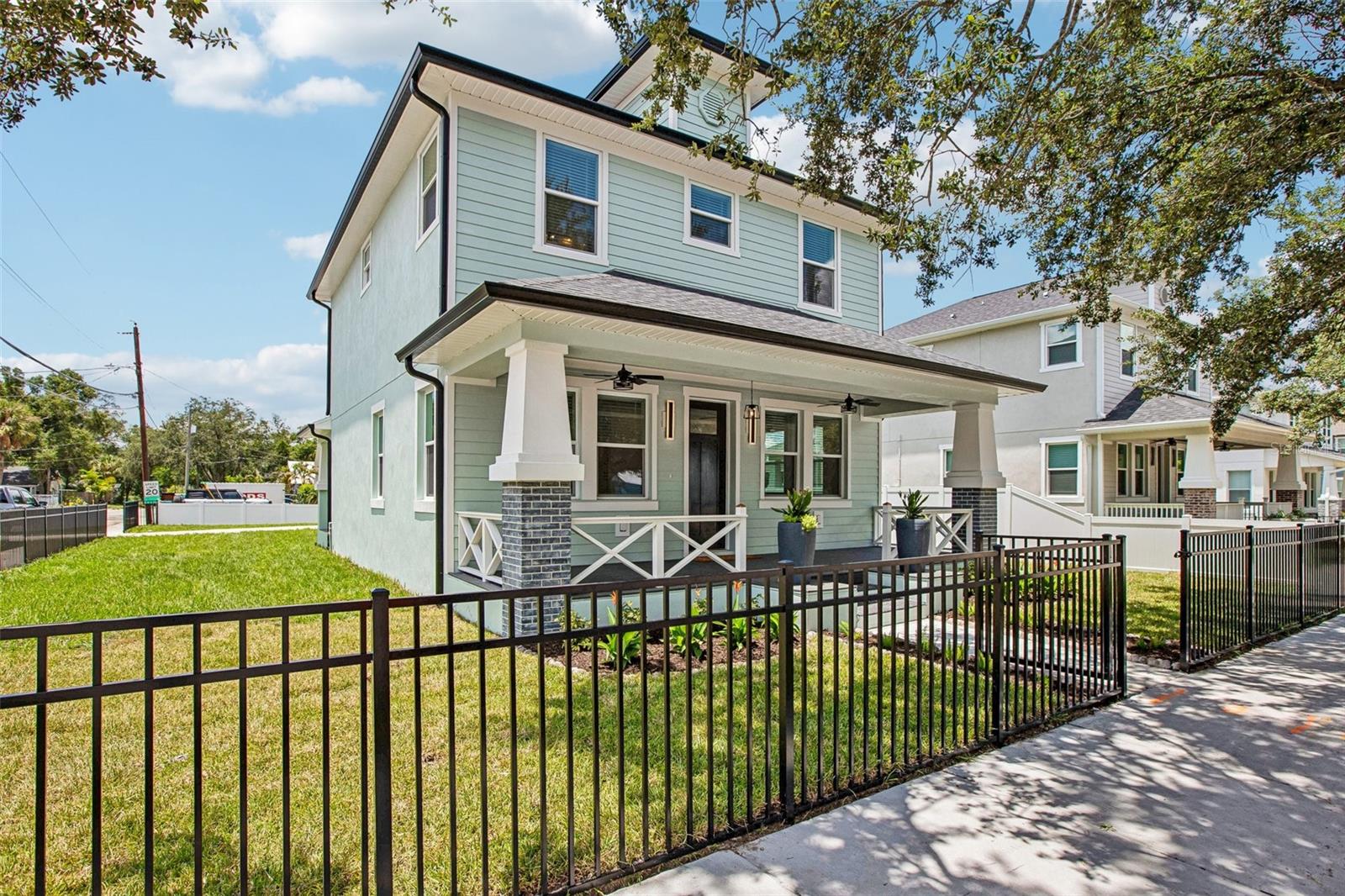 406 E CHELSEA ST — photo 3