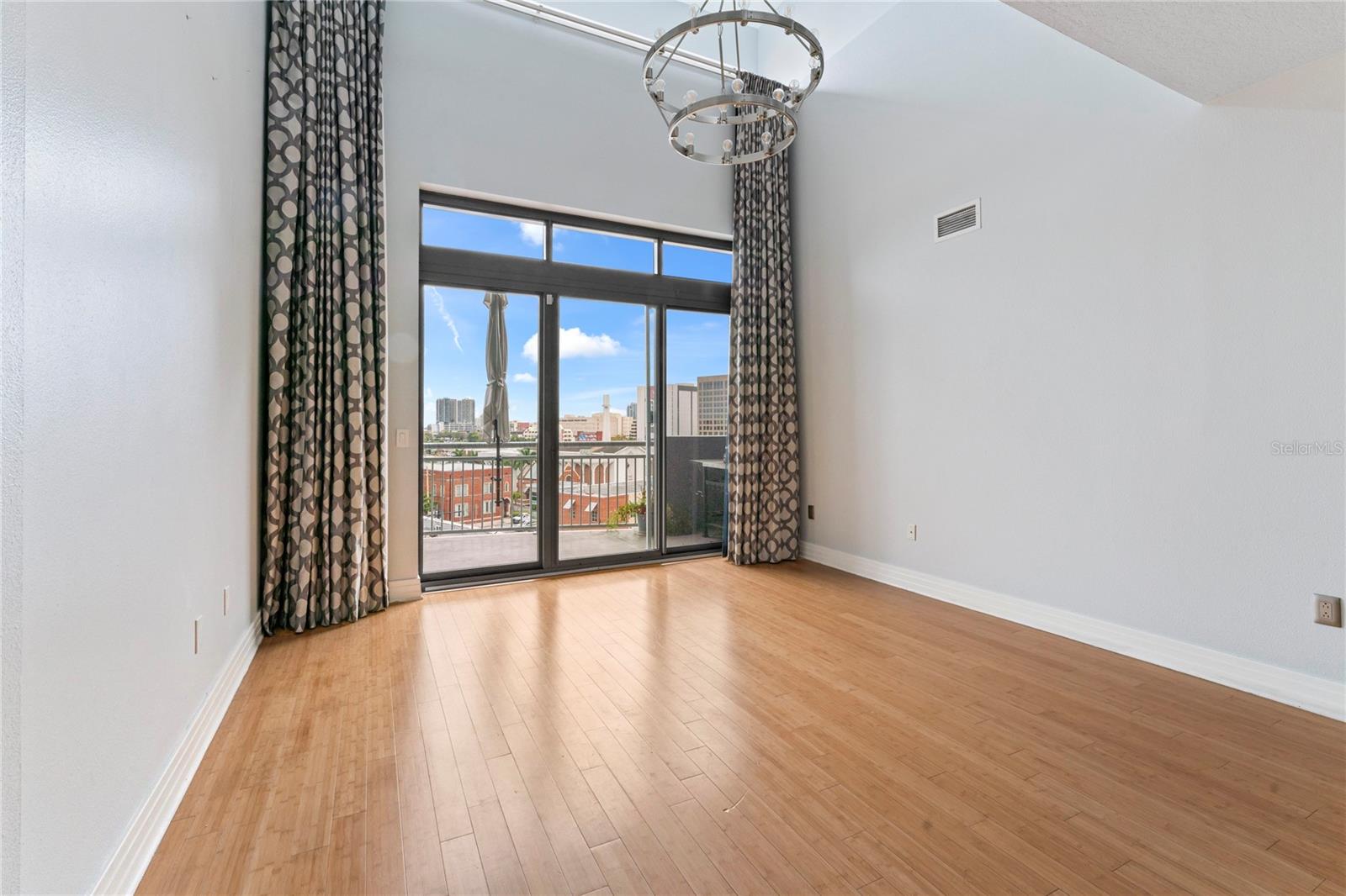 1108 N FRANKLIN ST #707 — photo 21