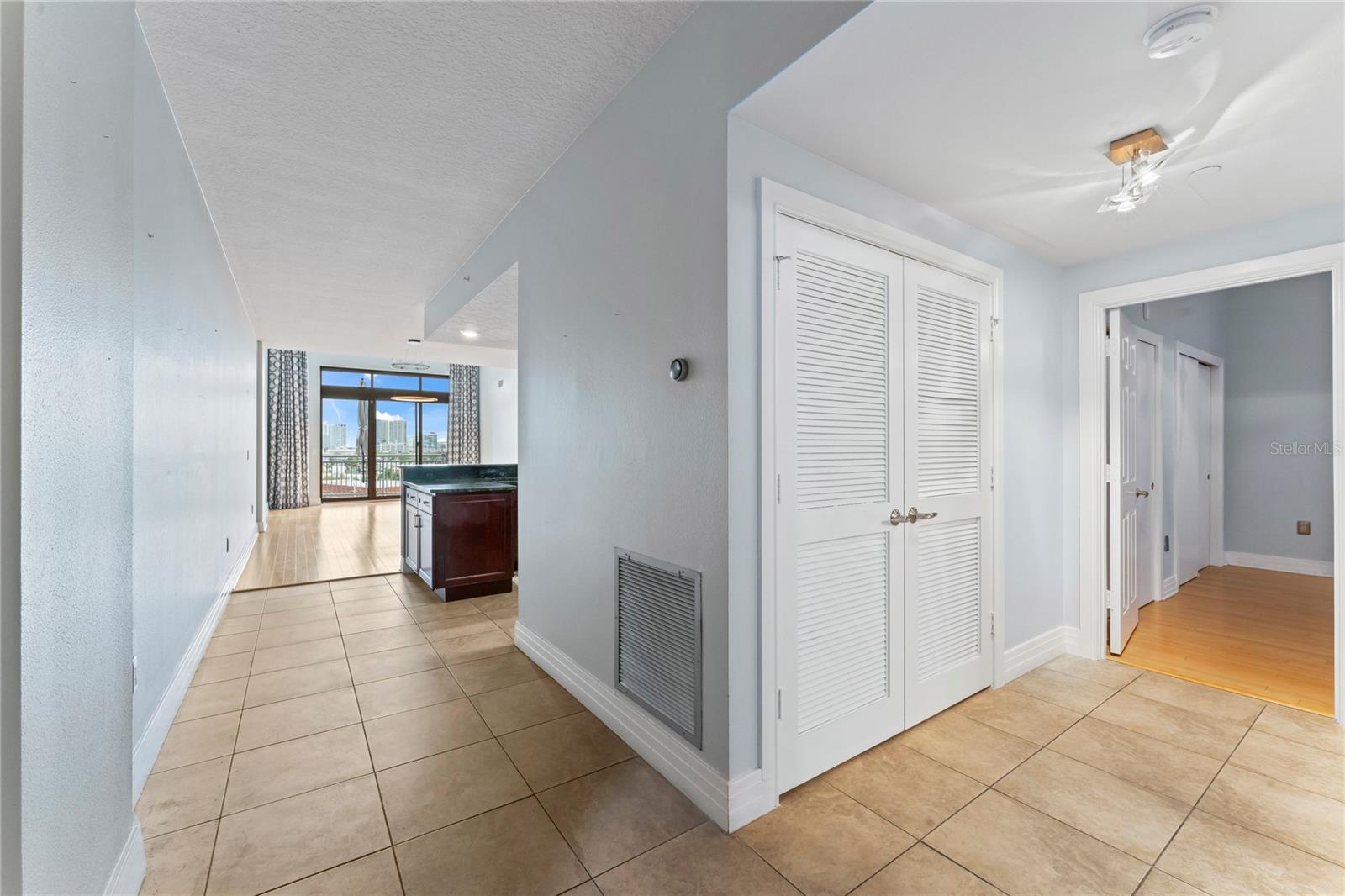 1108 N FRANKLIN ST #707 — photo 12