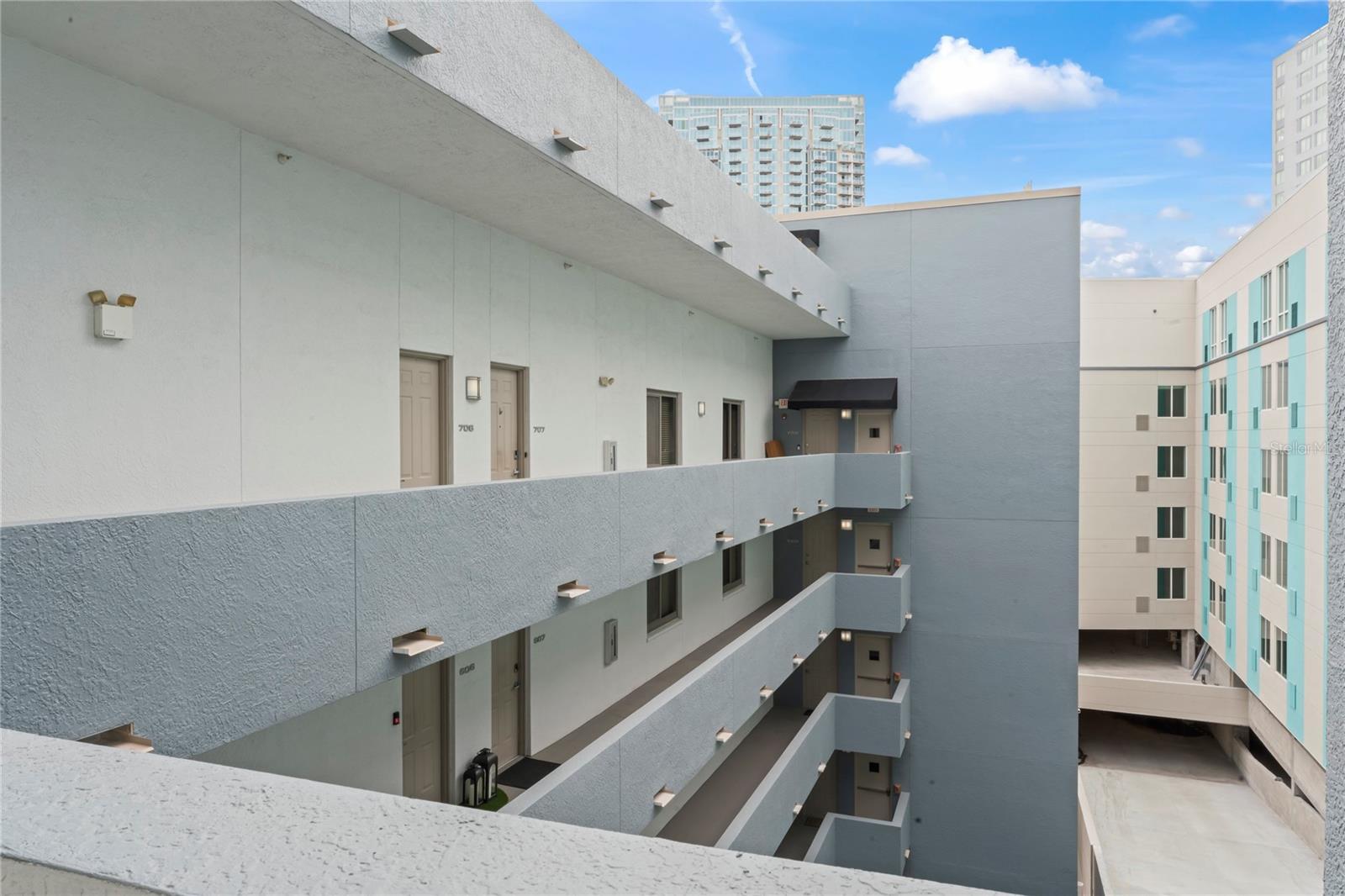 1108 N FRANKLIN ST #707 — photo 31
