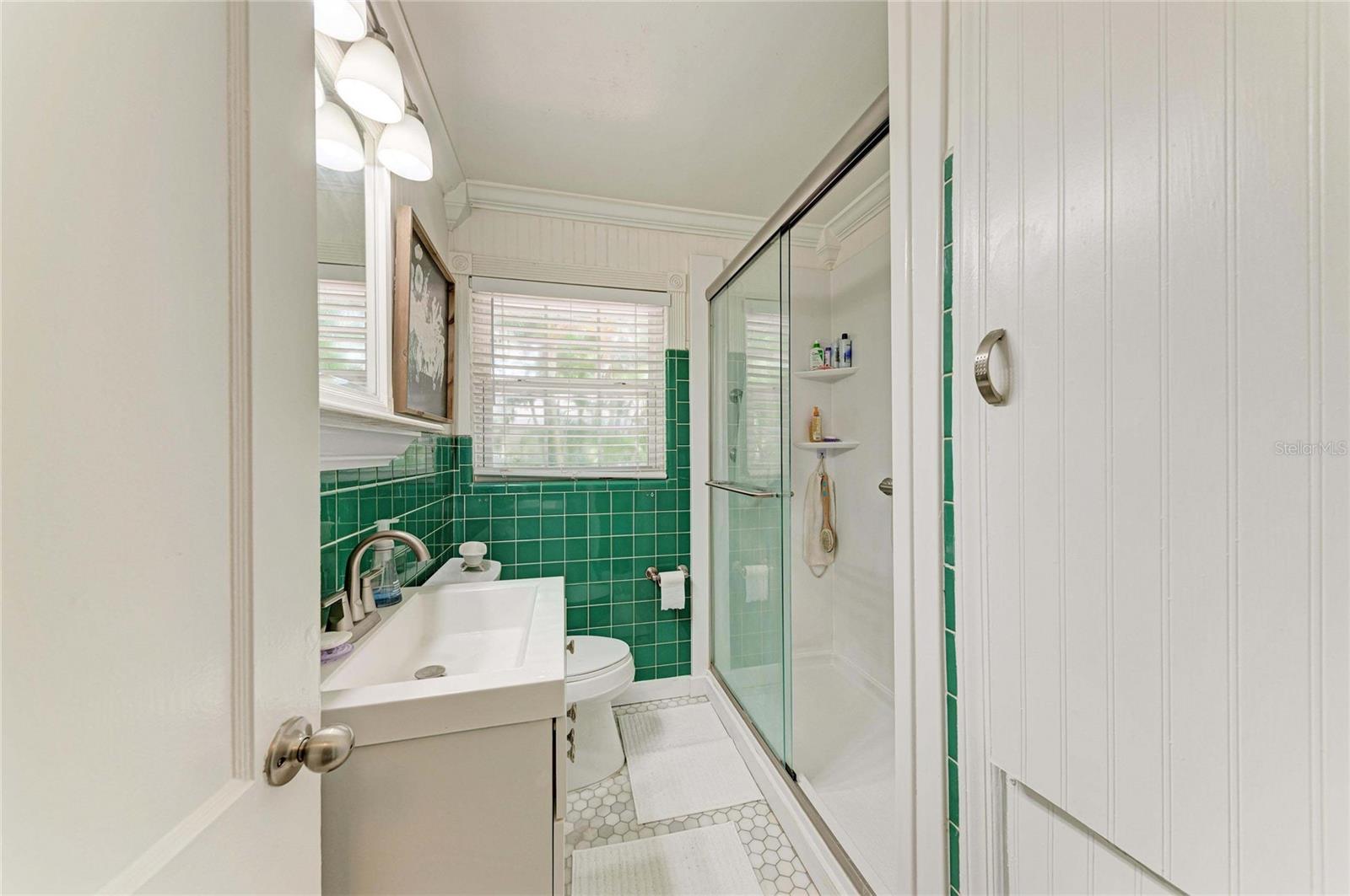 405 20TH ST W — photo 24
