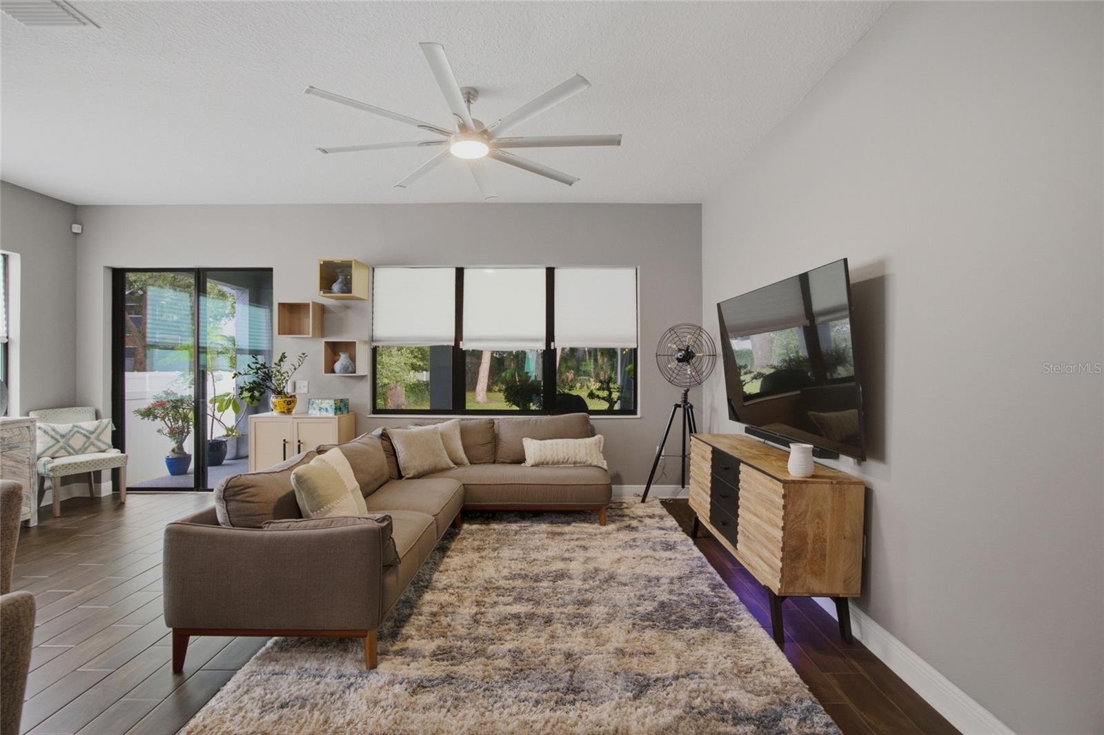 2516 W CURTIS ST — photo 16