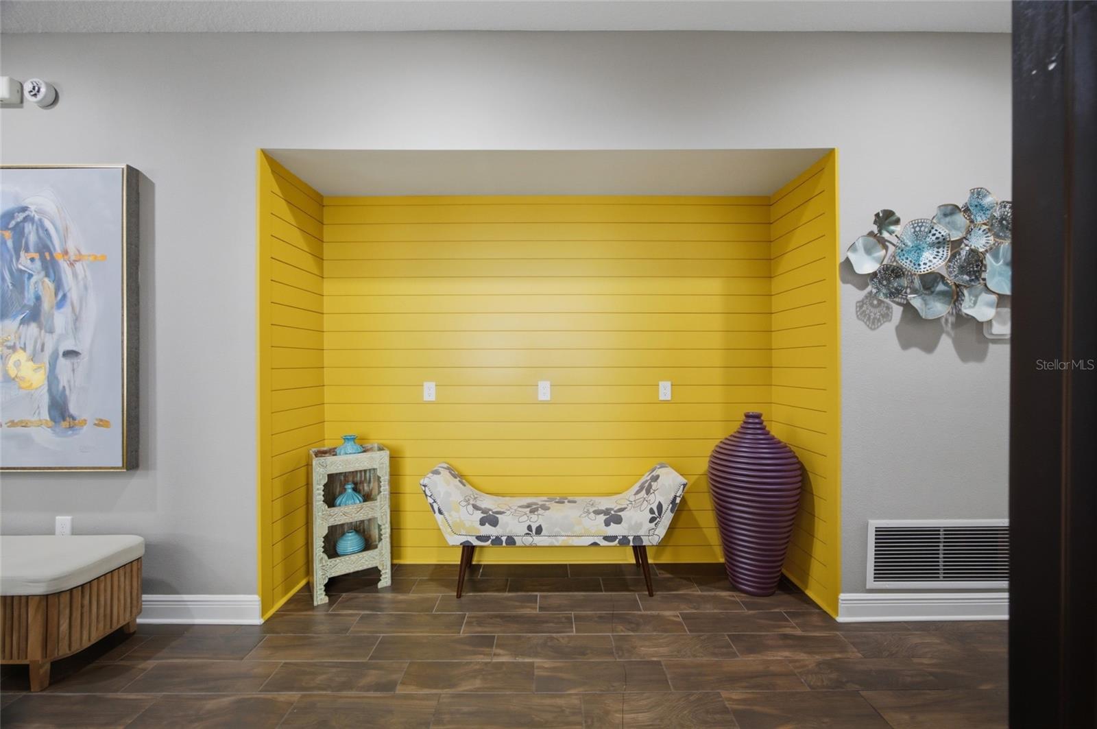 2516 W CURTIS ST — photo 5