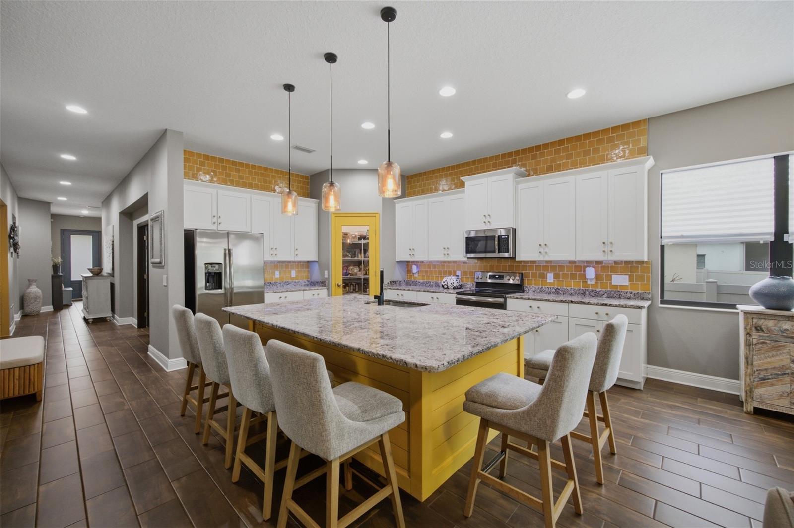 2516 W CURTIS ST — photo 14