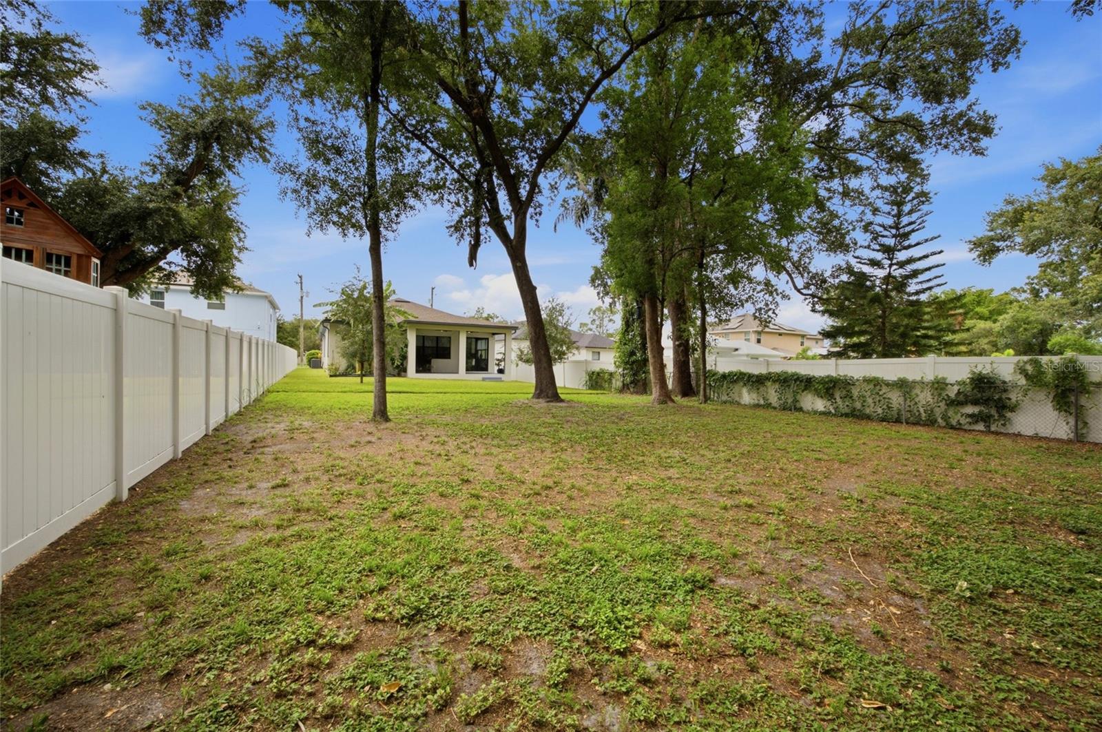 2516 W CURTIS ST — photo 39