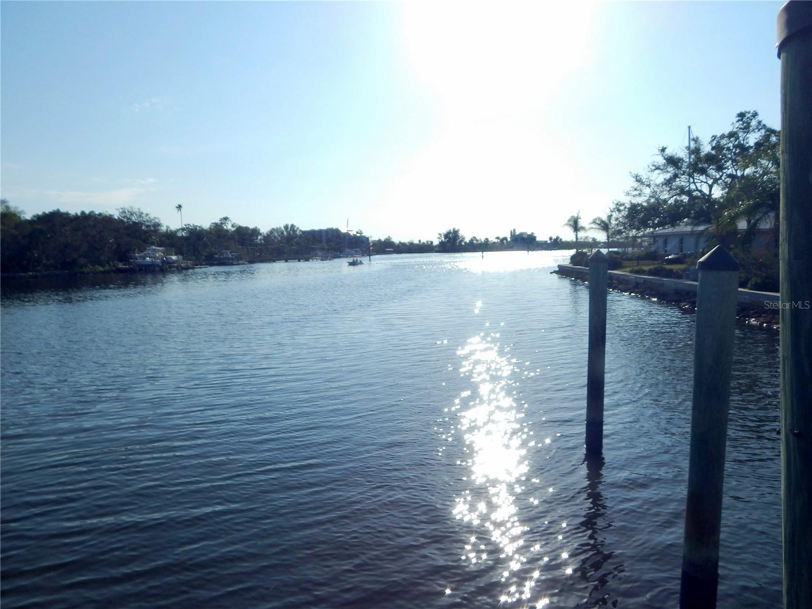 8025 ISLAND DR — photo 31