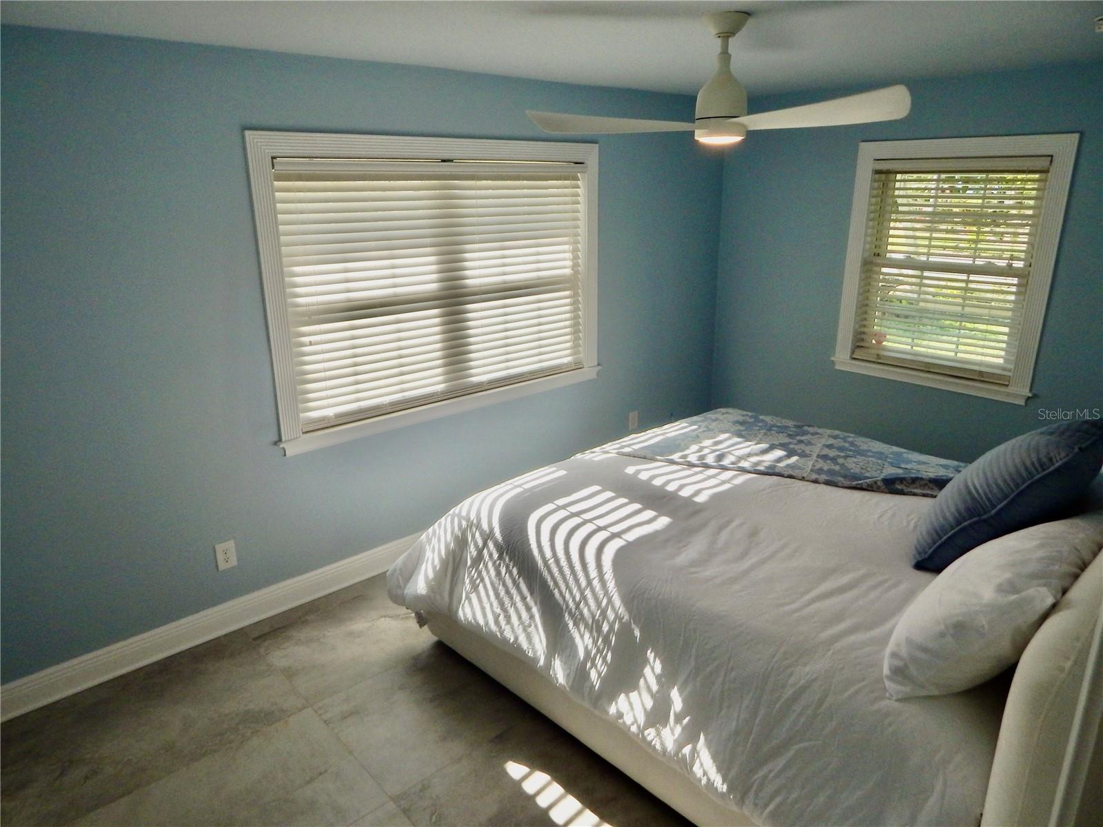 8025 ISLAND DR — photo 20