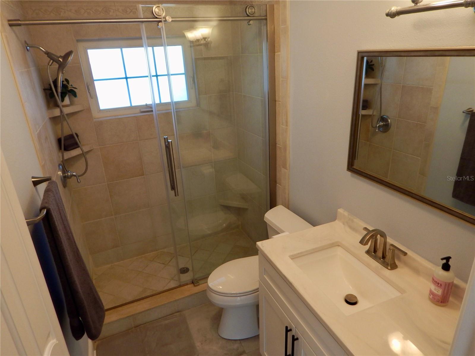 8025 ISLAND DR — photo 21