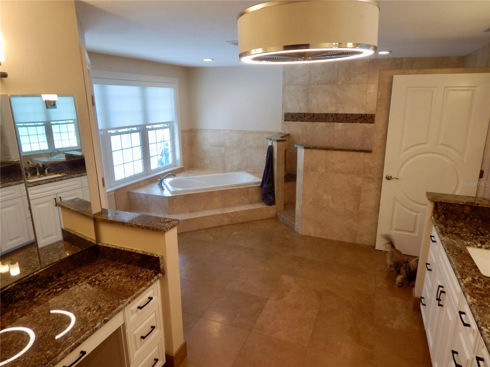 8025 ISLAND DR — photo 14