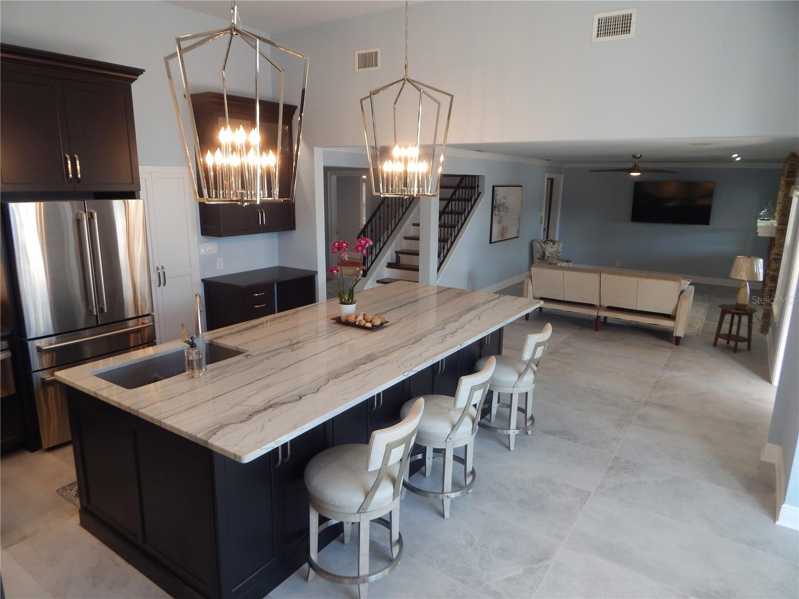 8025 ISLAND DR — photo 8