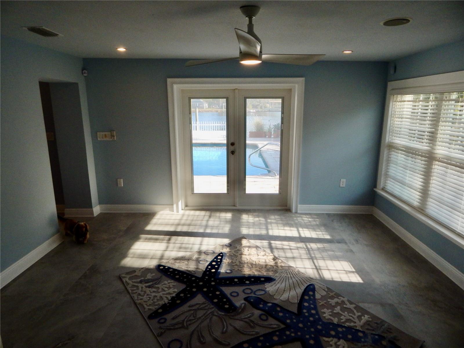 8025 ISLAND DR — photo 24