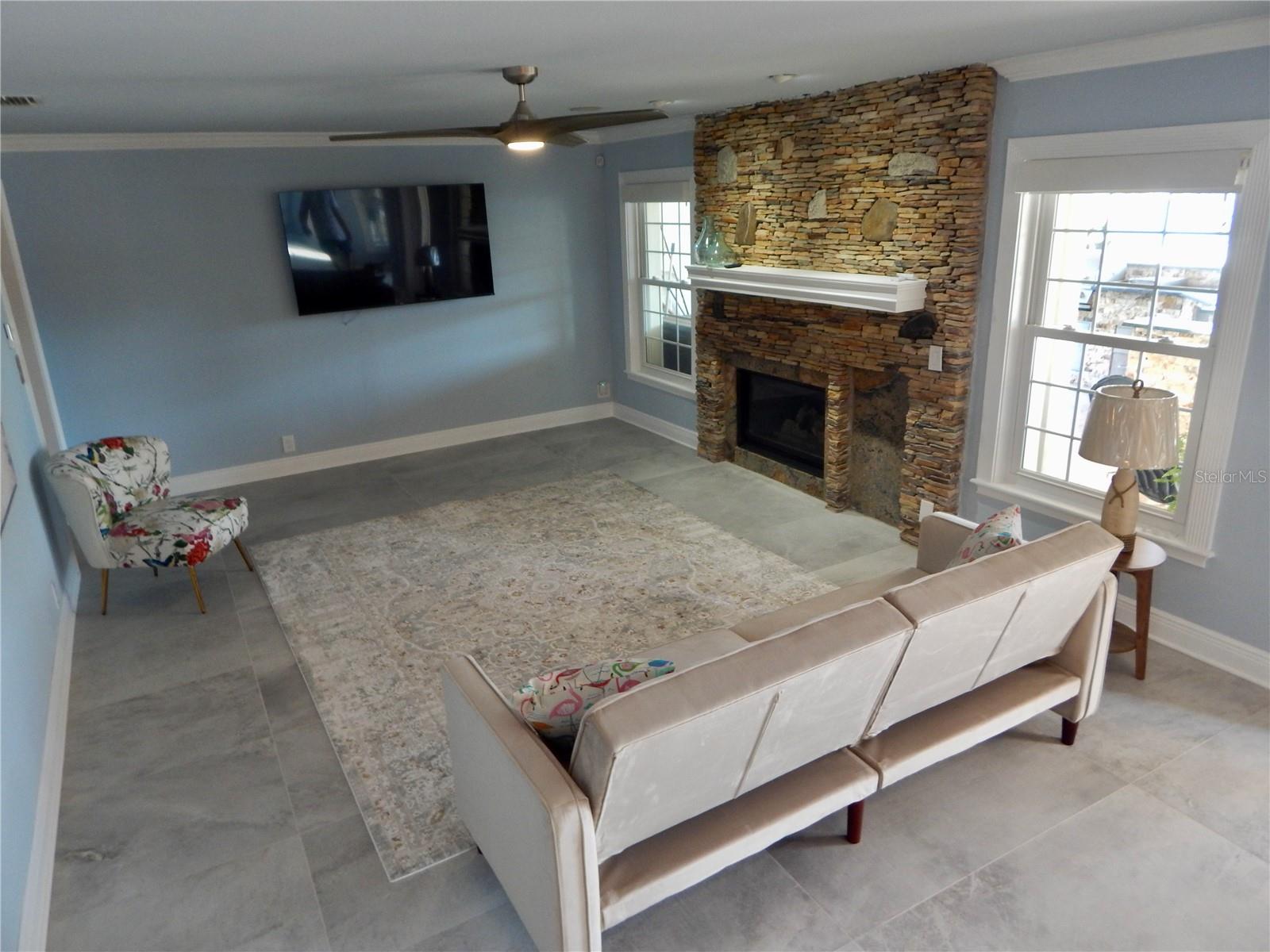 8025 ISLAND DR — photo 26