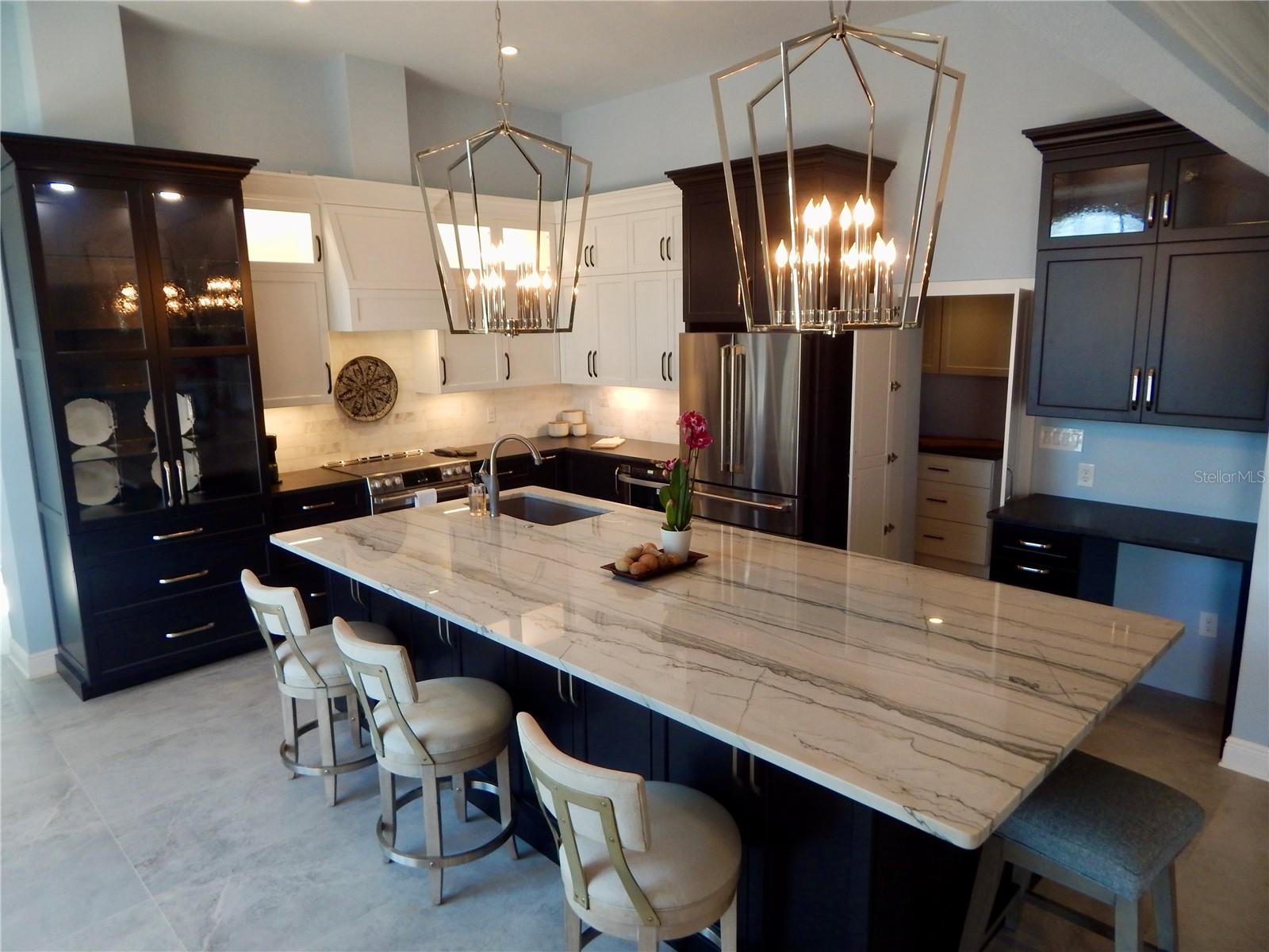 8025 ISLAND DR — photo 6