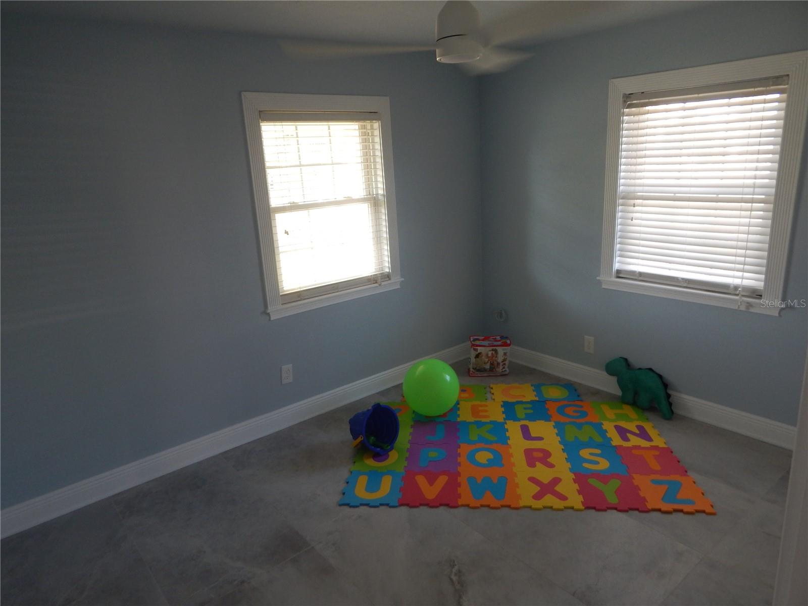 8025 ISLAND DR — photo 19