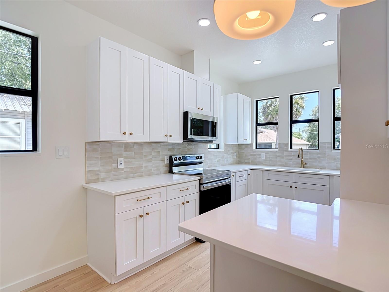 2410 E 20TH AVE — photo 11
