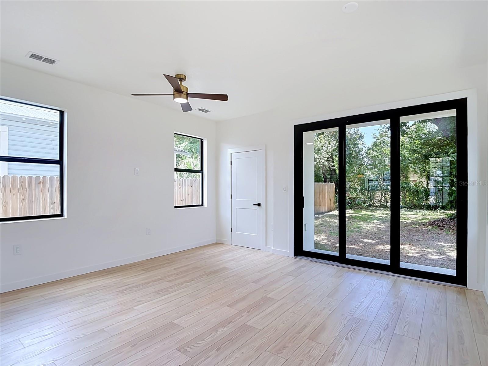 2410 E 20TH AVE — photo 7
