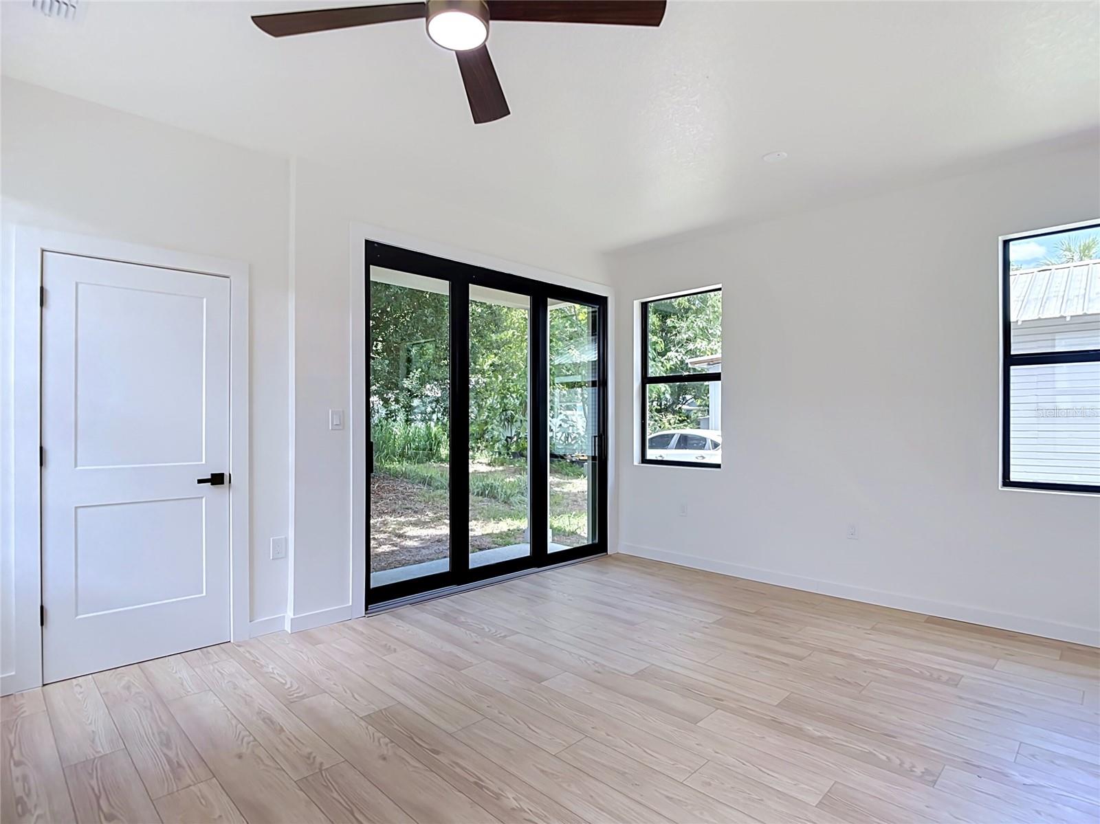 2410 E 20TH AVE — photo 8