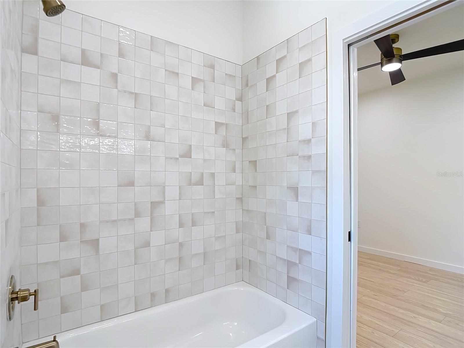 2410 E 20TH AVE — photo 25