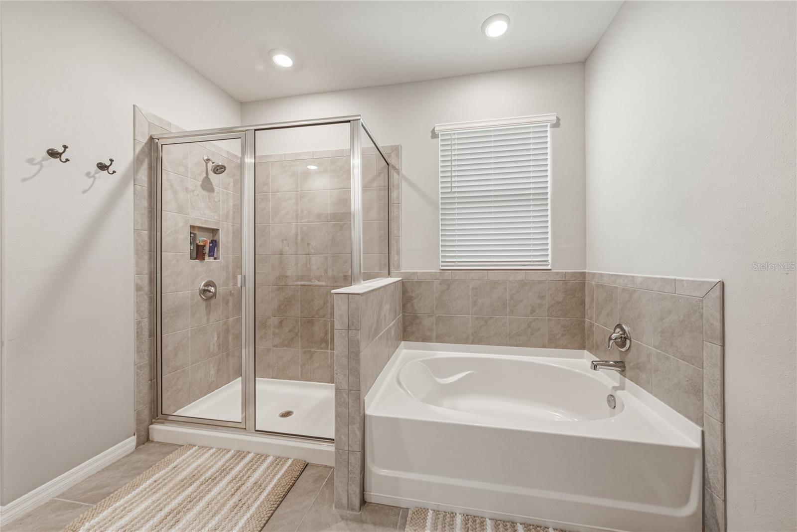 8382 BOWER BASS CIR — photo 32