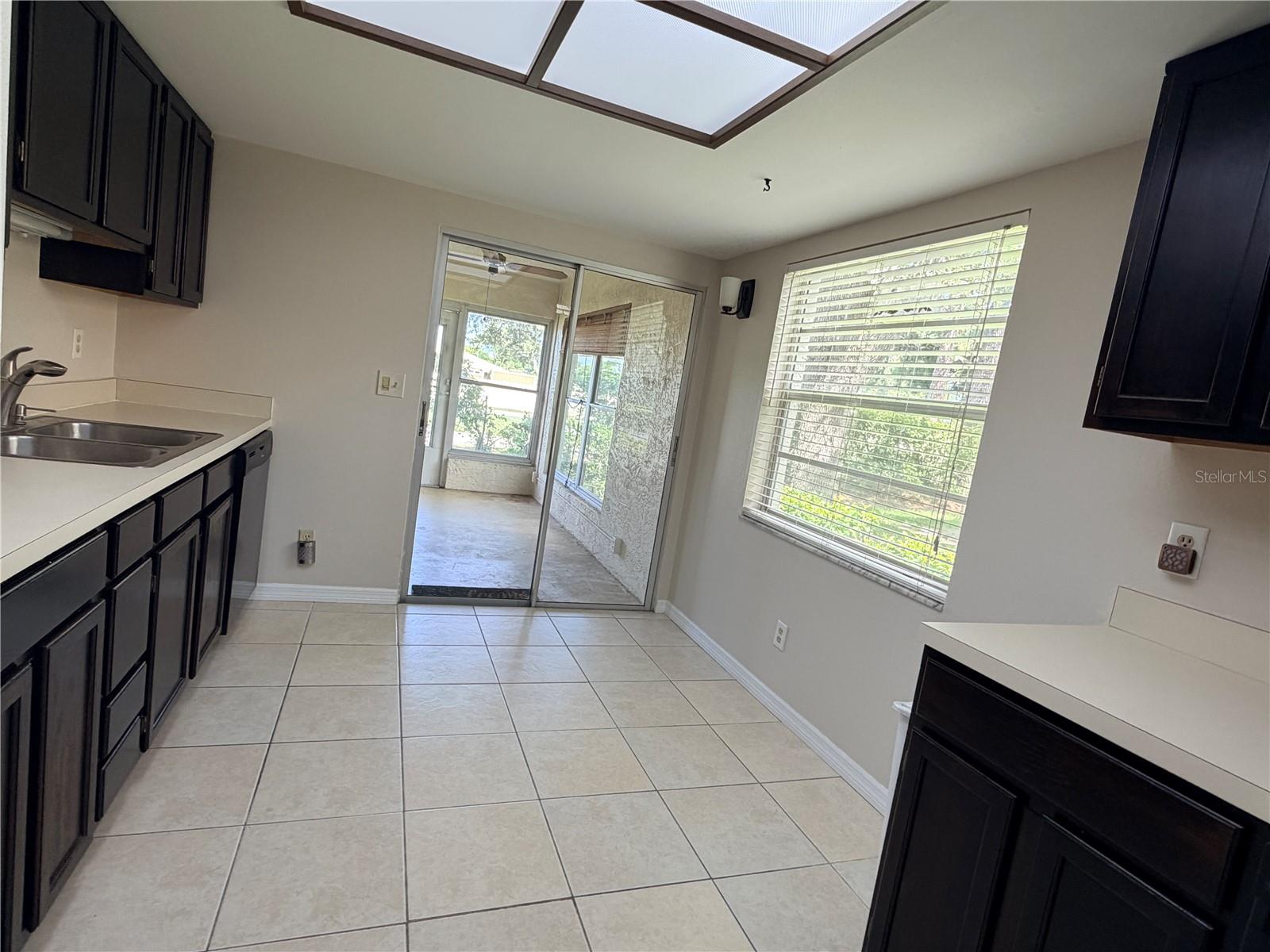 3417 ROCHELLE CT — photo 11