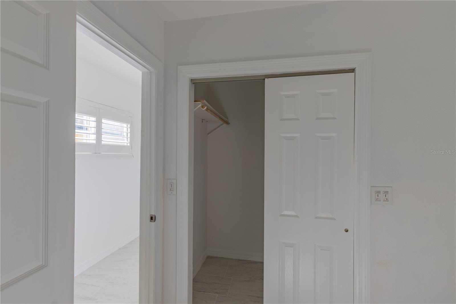 944 BRUCE AVE — photo 11