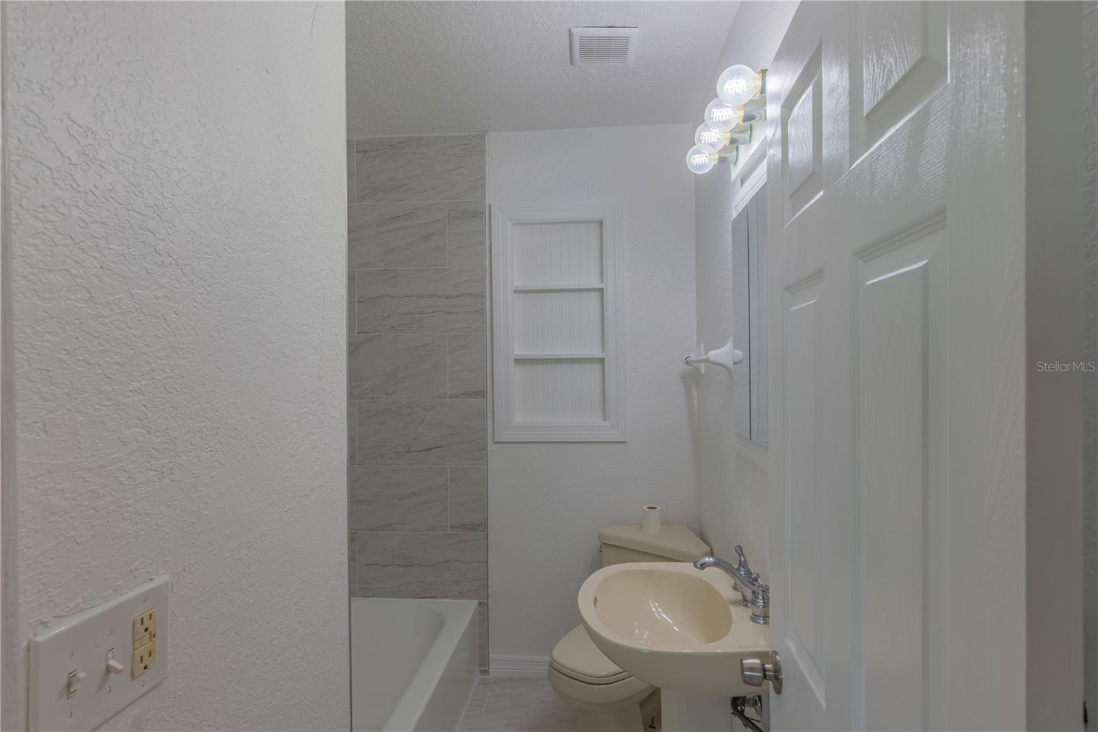 944 BRUCE AVE — photo 6