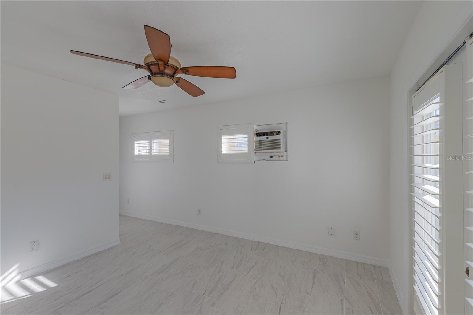 944 BRUCE AVE — photo 14