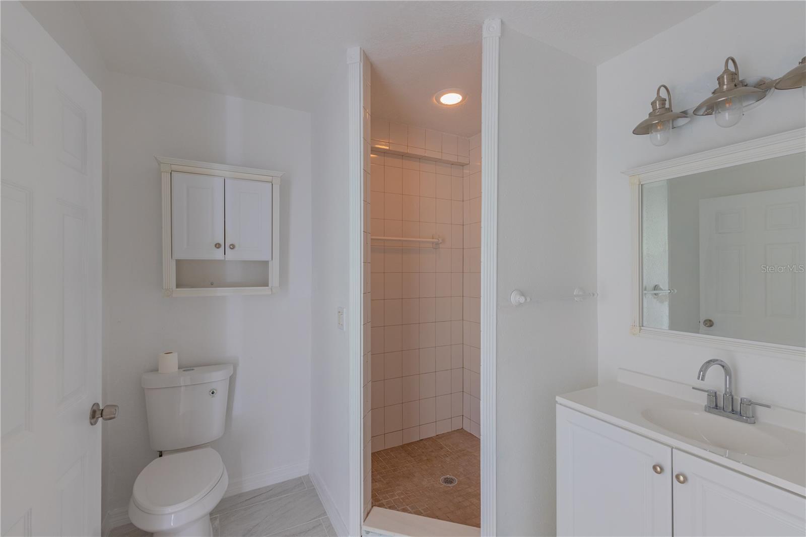 944 BRUCE AVE — photo 18