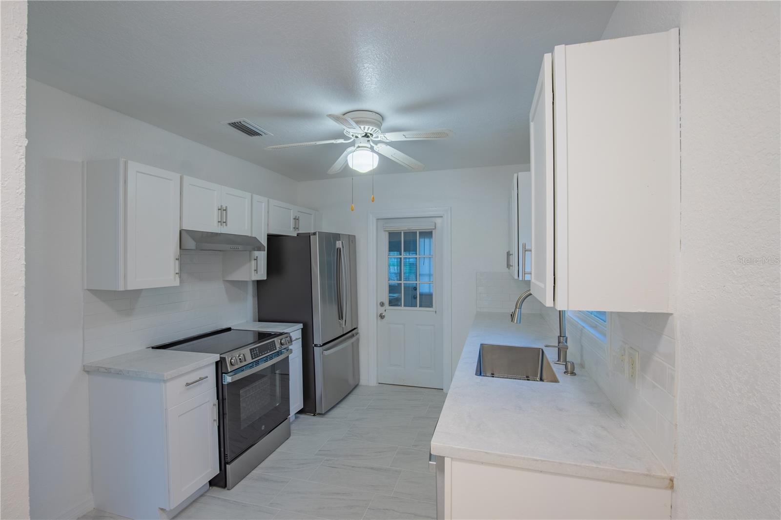 944 BRUCE AVE — photo 30