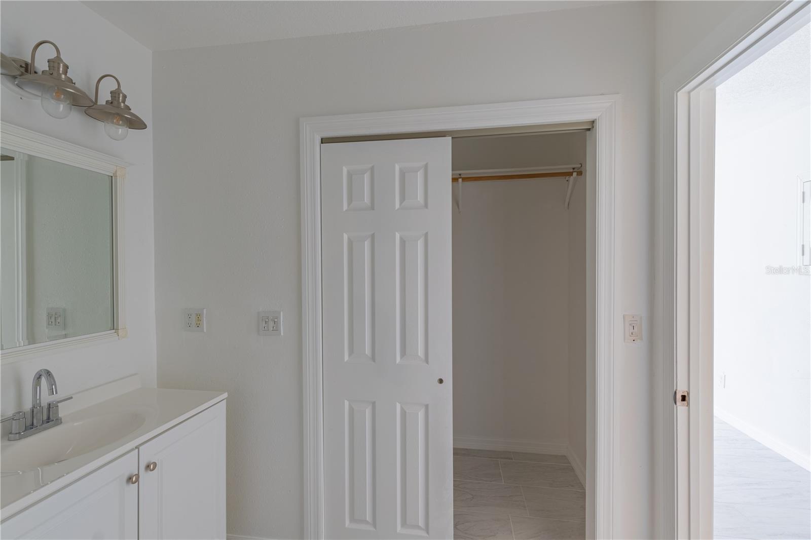 944 BRUCE AVE — photo 19