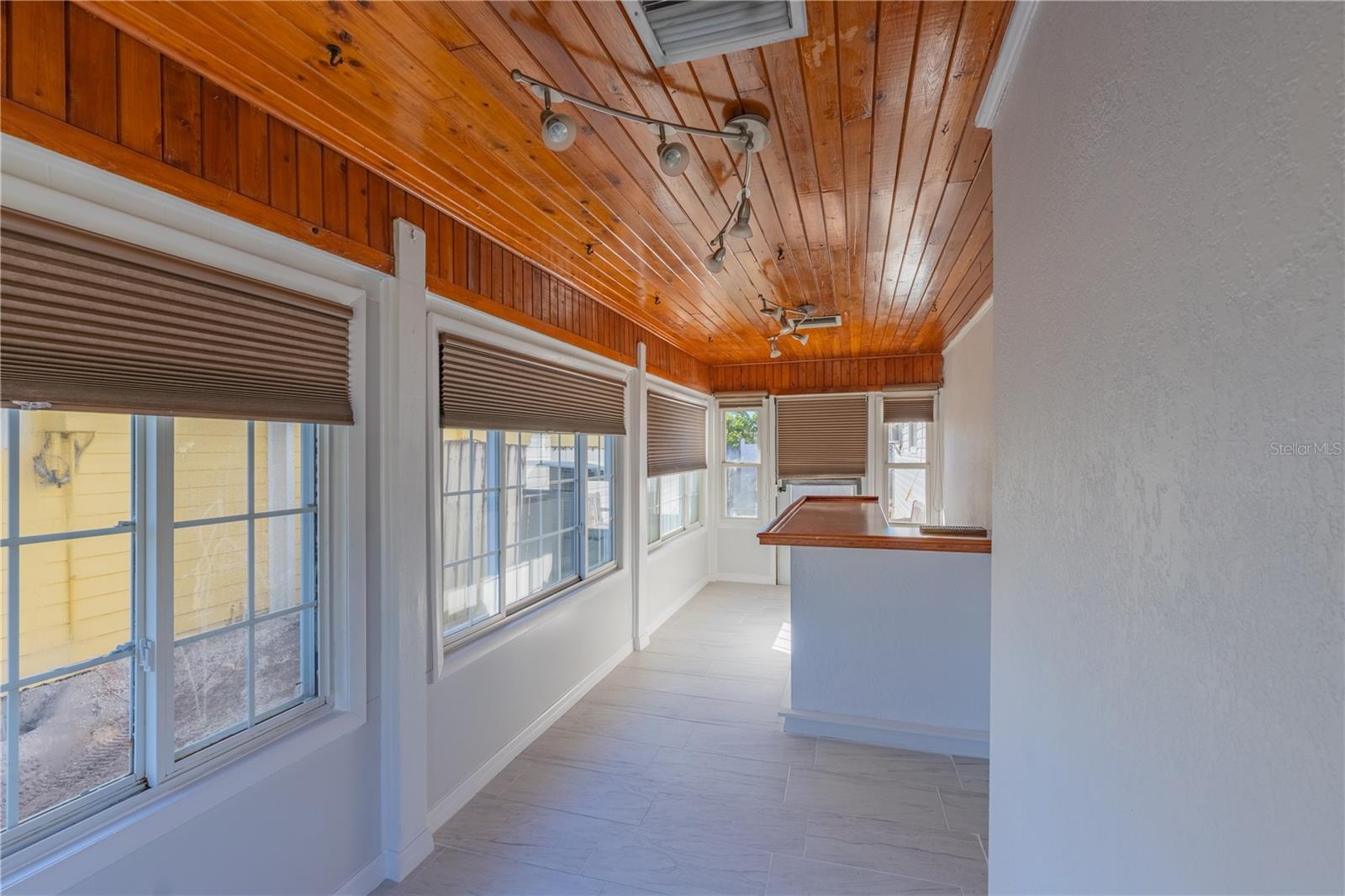 944 BRUCE AVE — photo 22