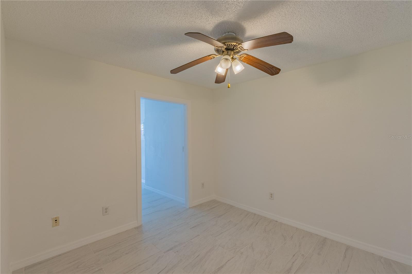 944 BRUCE AVE — photo 15