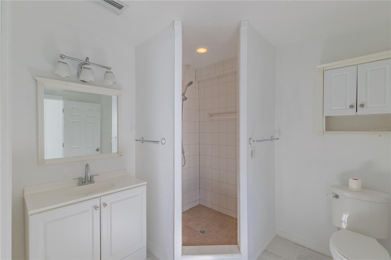 944 BRUCE AVE — photo 12